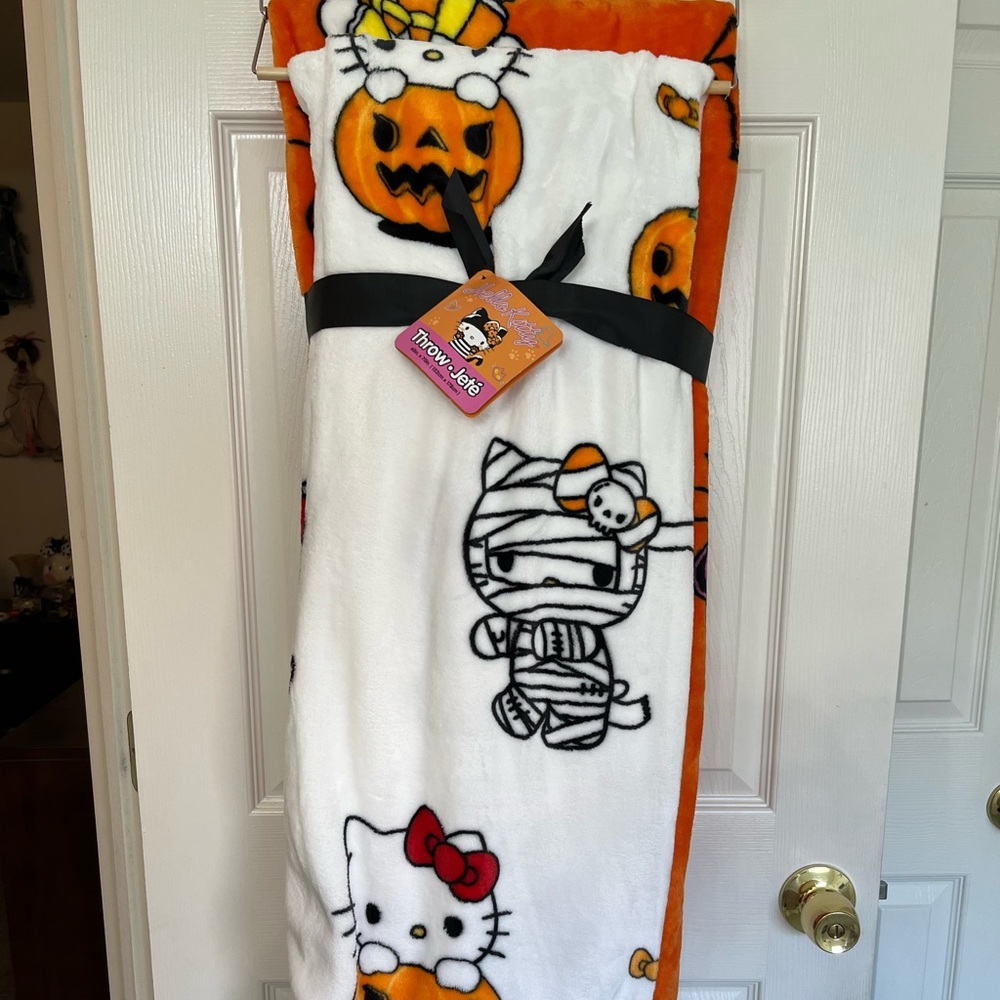 Set of 2 Hello Kitty Throw Blankets 60x70